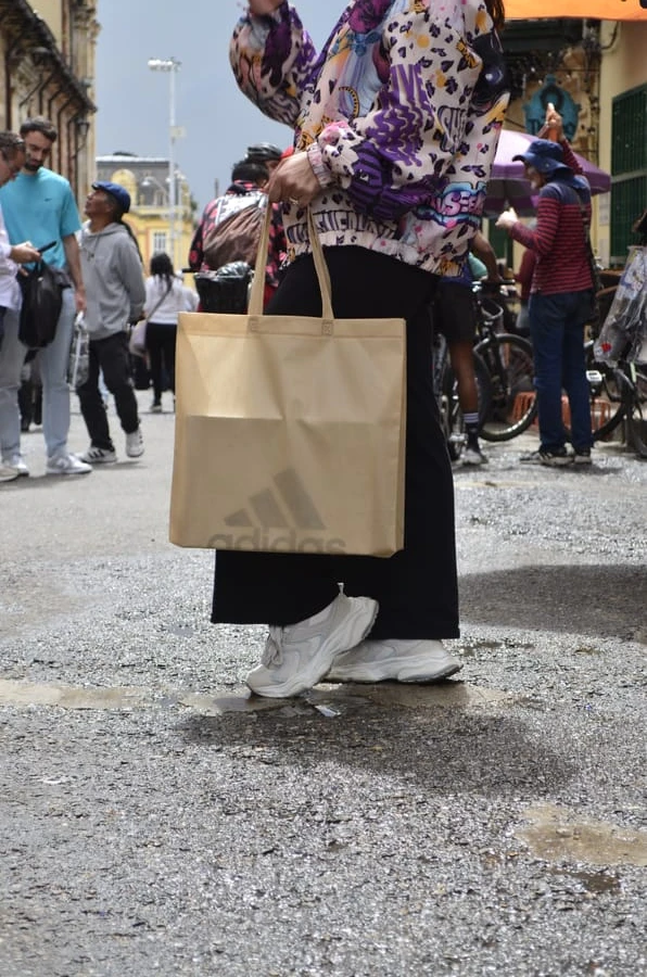 Foto de producto de la Multi Bag, línea Emprende — vista 4