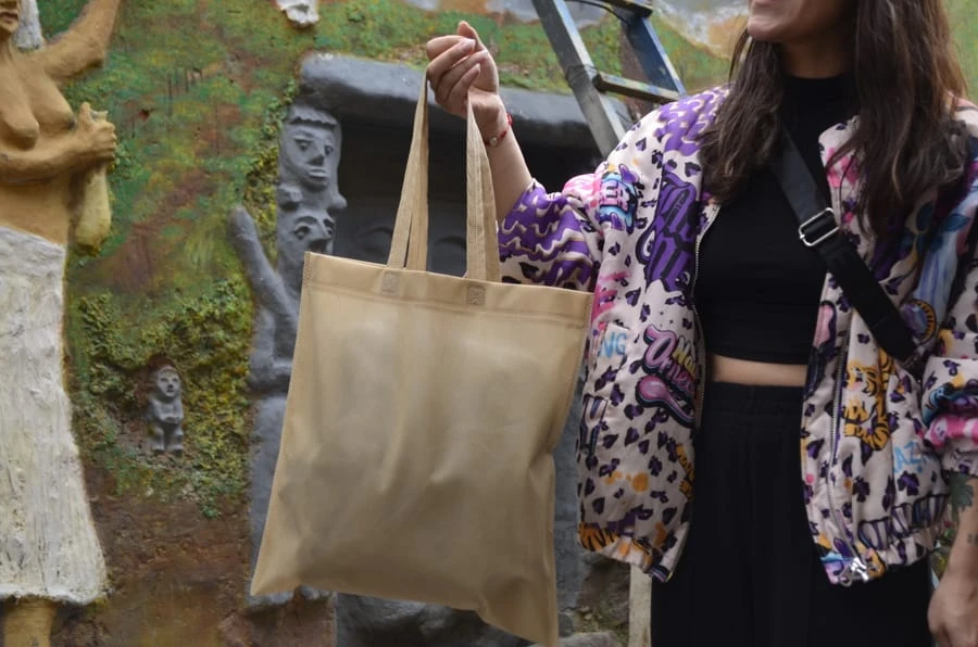 Foto de producto de la Tote Bag, línea Emprende — vista 3