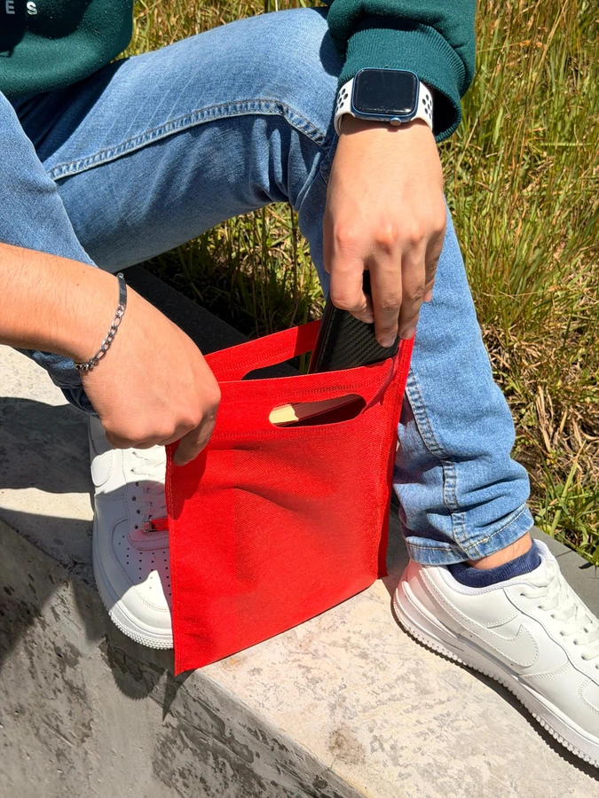Foto de producto de la Tiny Bag, línea Emprende — vista 3